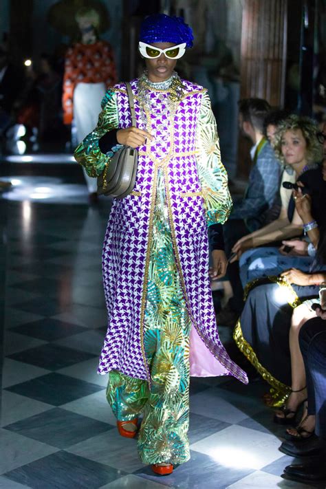 gucci sfilata cruise 2020|The Women's and Men's runway looks from Cruise 2020..